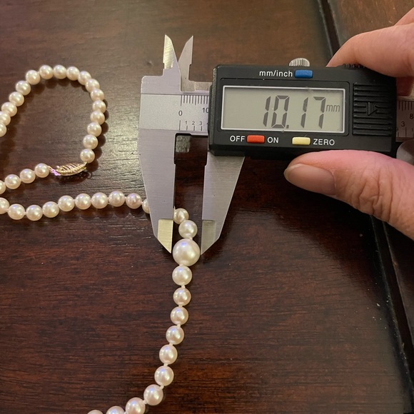 14K solid gold high quality cultured round freshwater pearl necklace - Picture 8 of 9